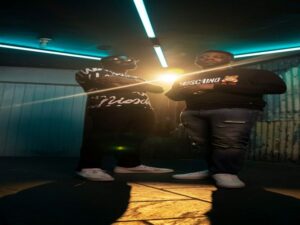 Samo – Love Moschino