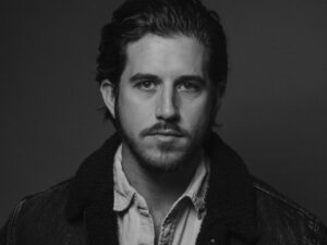 Carson Beyer – Outdated (Acoustic)